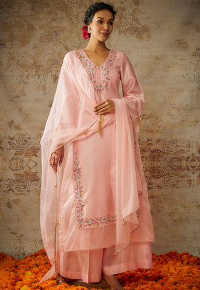 VYARA- PEACH CHANDERI EMBROIDERED  ORGANZA PANELLED KURTA SET