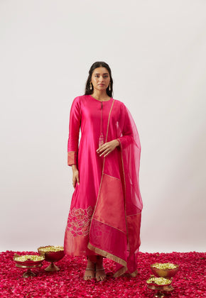 DANEIRIS- PINK CHANDERI SILK SUIT SET WITH ZARI EMBROIDERY